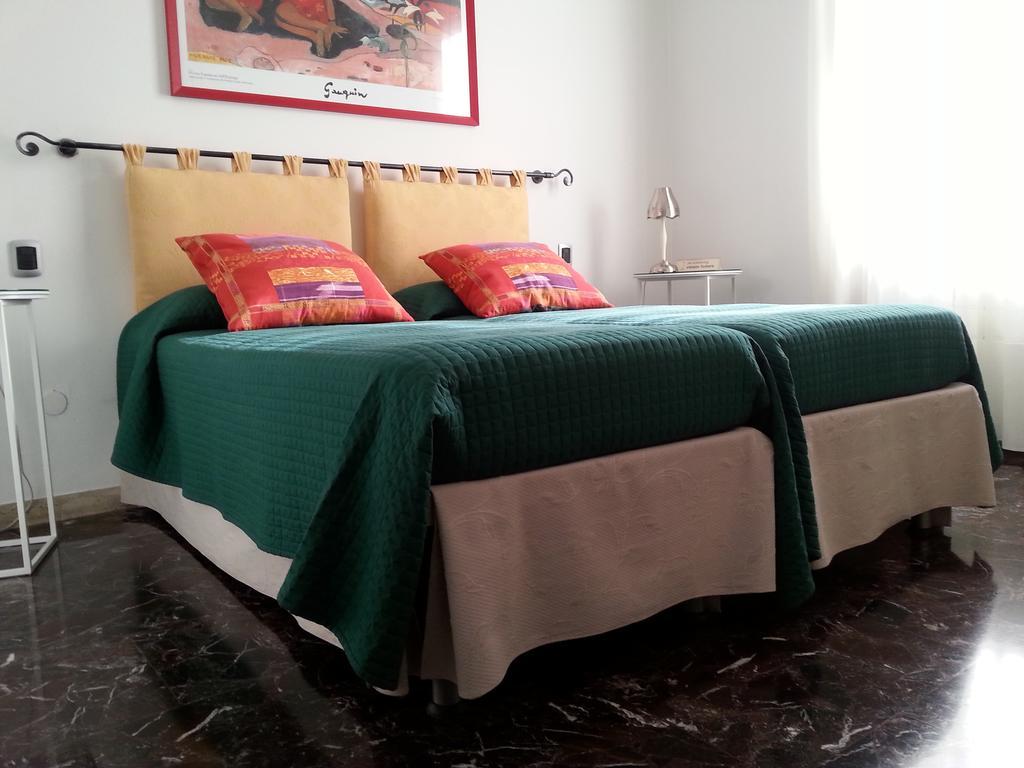 B&B Gloria Gallarate Bagian luar foto