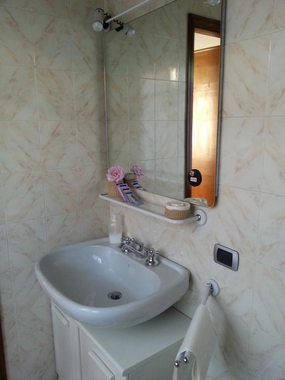 B&B Gloria Gallarate Bagian luar foto
